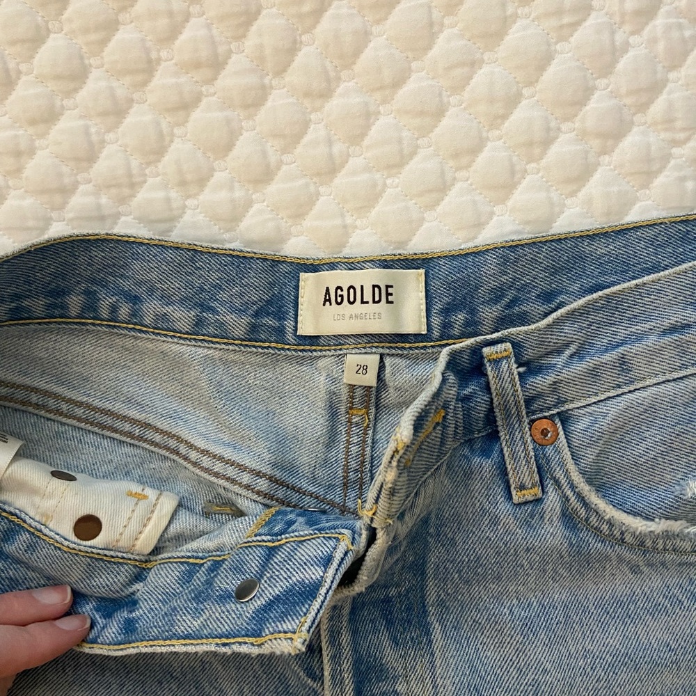 Agolde vintage cut offs size 28, good condition. - Picture 2 of 3